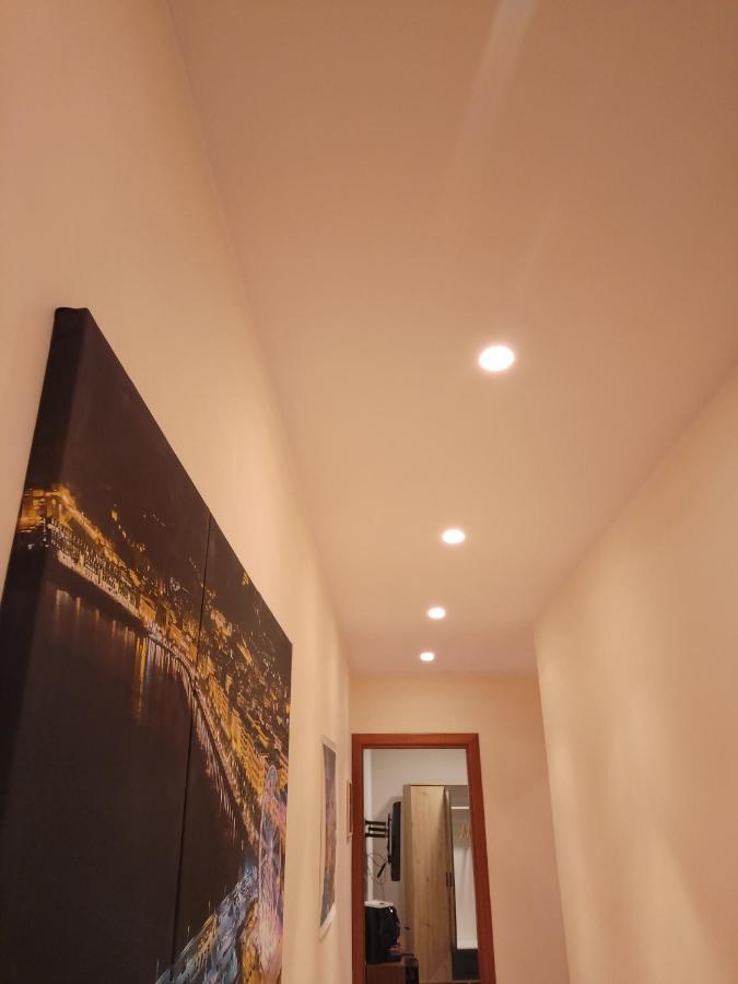 La Grotta Stazione Villa ซาแลร์โน ภายนอก รูปภาพ