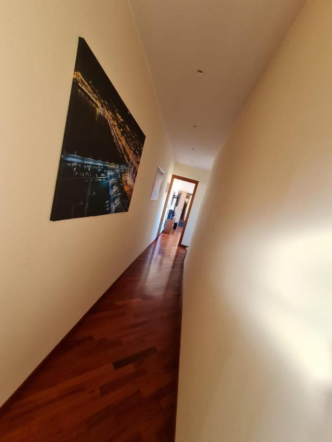 La Grotta Stazione Villa ซาแลร์โน ภายนอก รูปภาพ